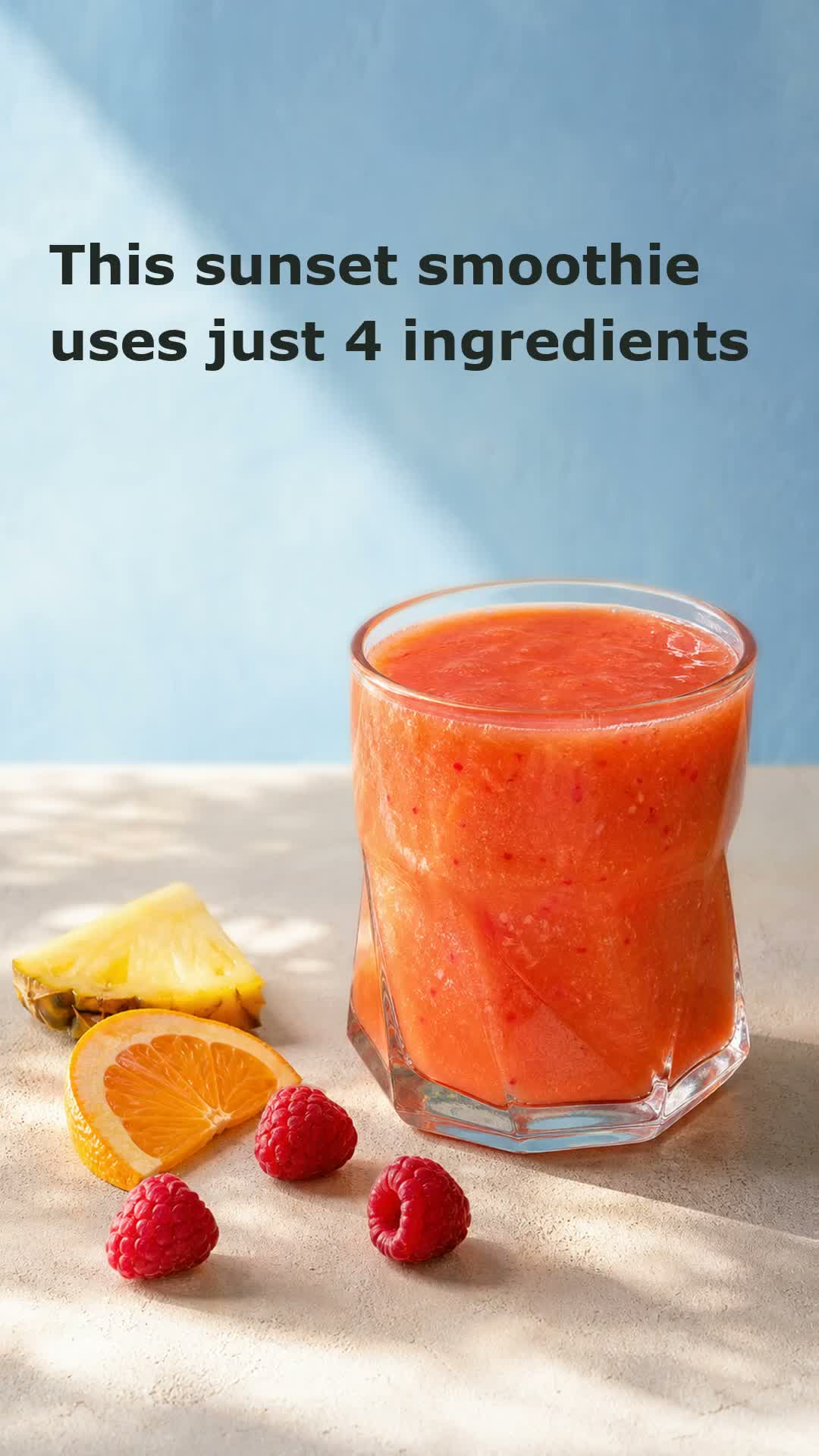 Orange-roter Himbeer-Ananas-Smoothie